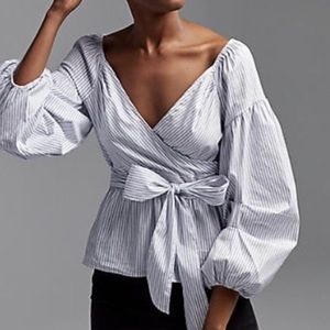 NWT Express White & Navy Blue Striped V-Neck Top with Puff Sleeves in Size Large